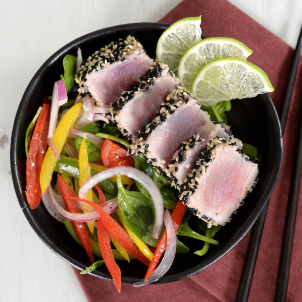 Saiba como preparar Salada de Atum com Sementes de sésamo