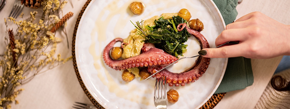 POLVO COZIDO, COM PURÉ E CASTANHAS